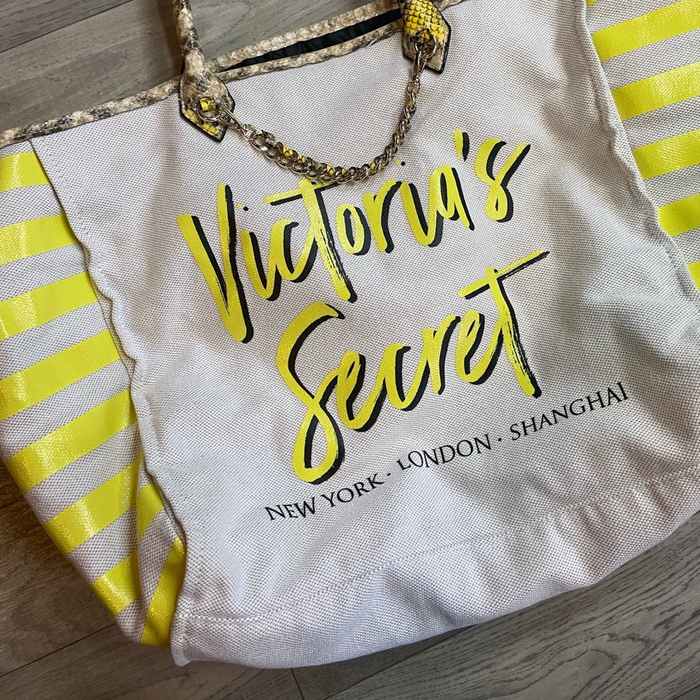 Victoria’s Secret bag